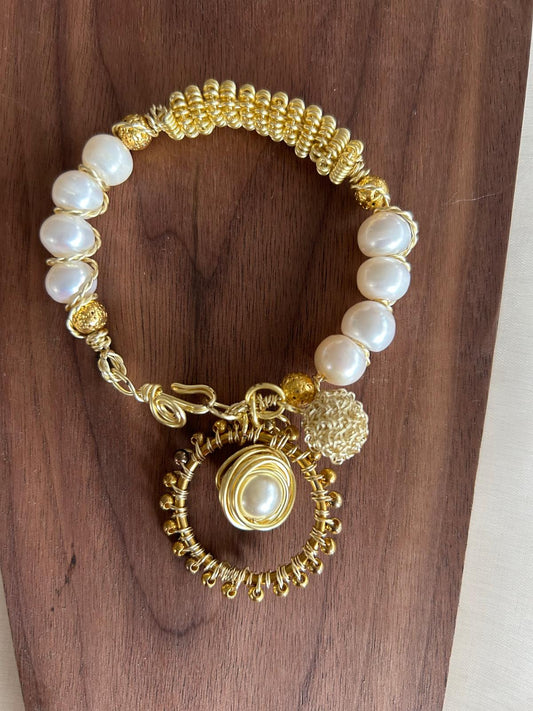 Golden Pearl Elegance Bracelet