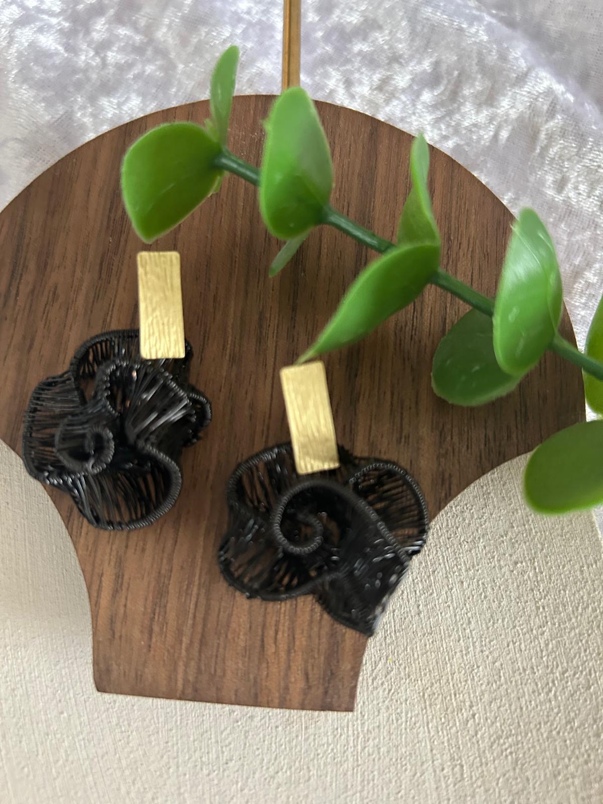 Golden Noir Bloom Earrings