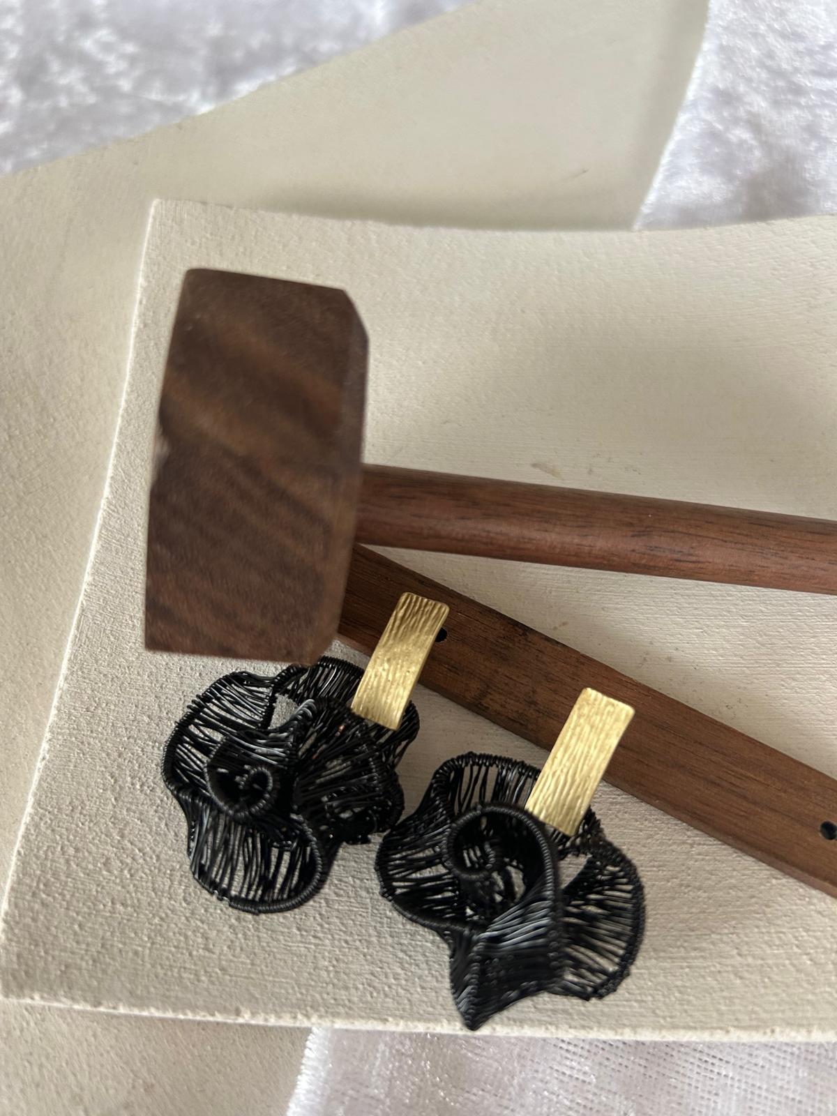 Golden Noir Bloom Earrings