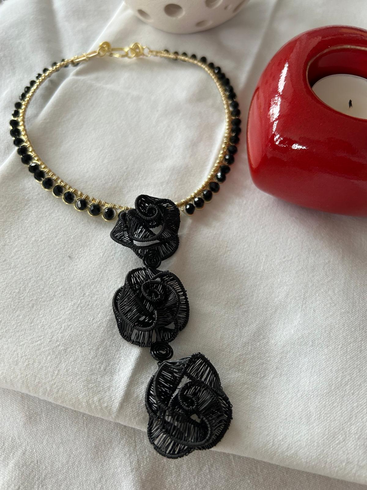 Noir Rose Necklace